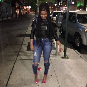 Distressed skinny jean